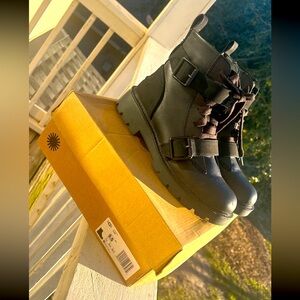 Ugg Ashton Lace-Up Boots